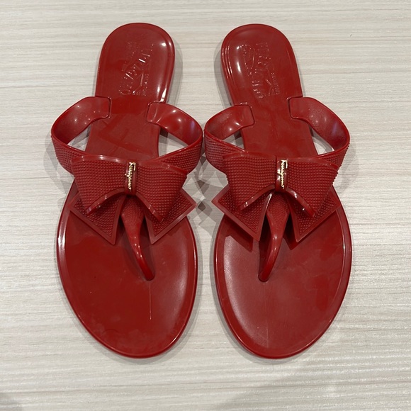 Salvatore Ferragamo Shoes - Salvatore Ferragamo women’s red bow flip flops size 9